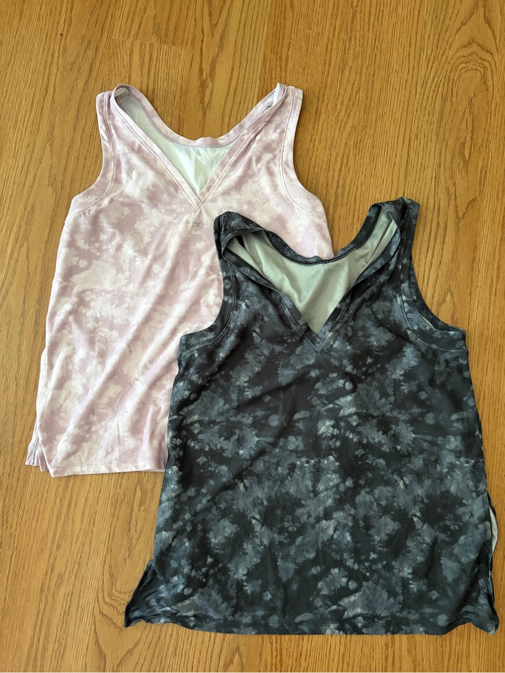 Old Navy Active Tie-Dye V-Neck Athletic Tanks - Lavender and Black (lot of 2)